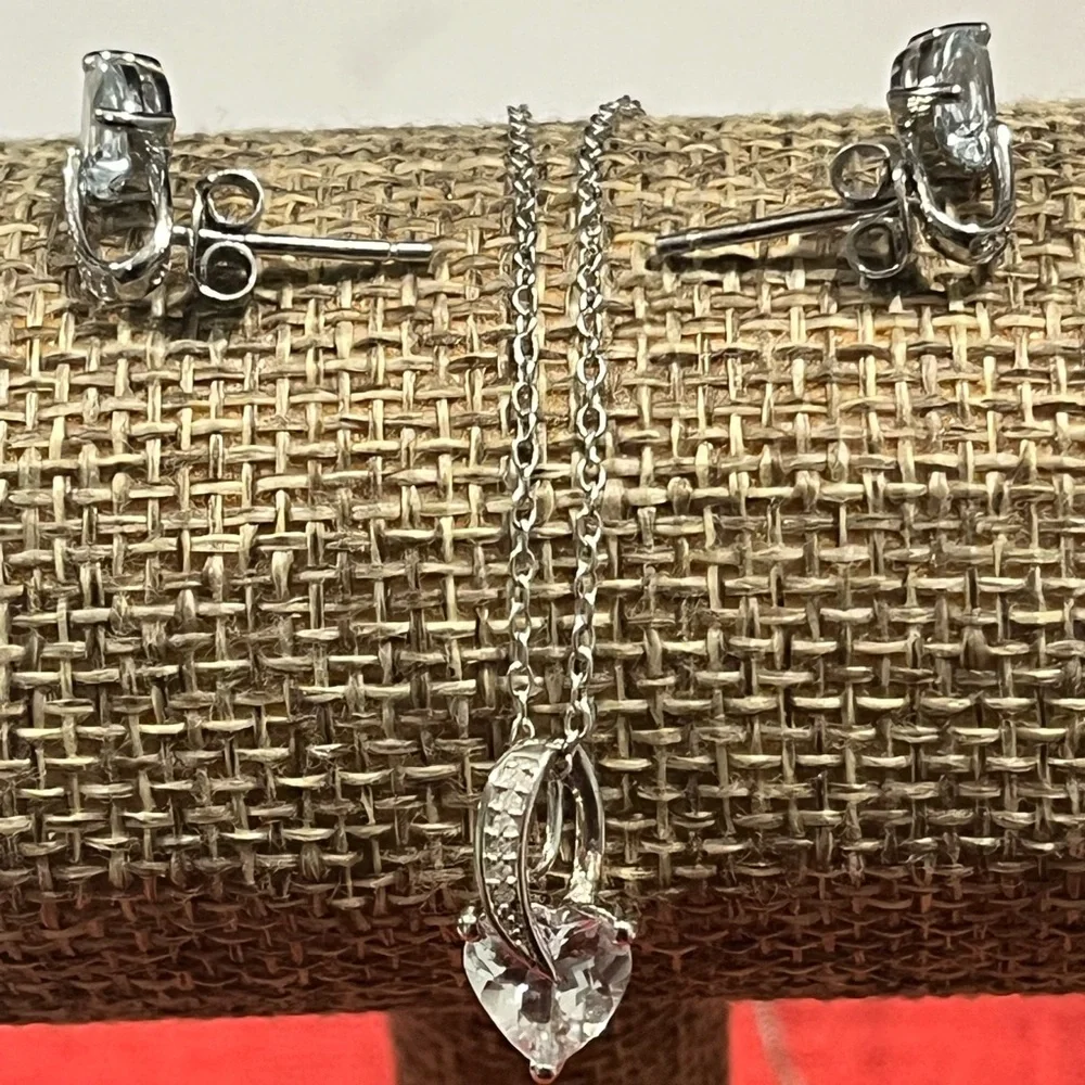 EVERLY JEWELRY AUTHENTIC GENUINE AQUAMARINE/DIAMOND (925) NECKLACE - Picture 12 of 15